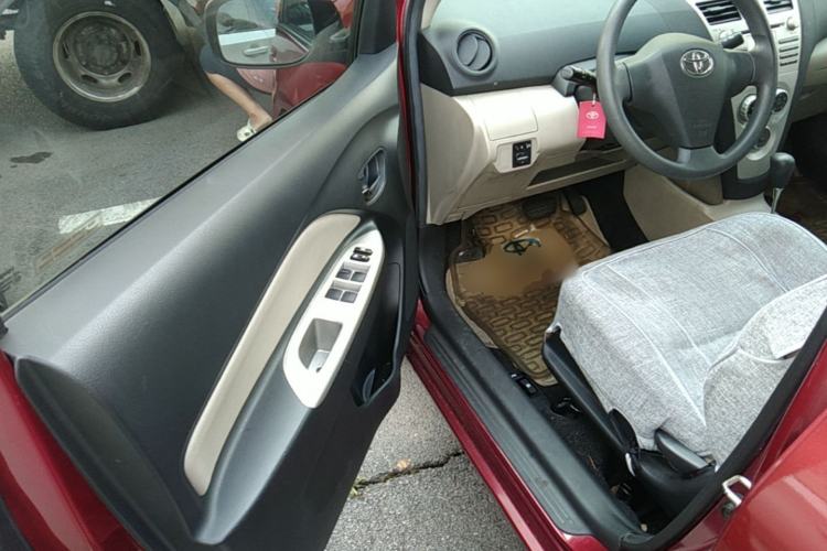 Used Toyota Vios 2011 1.6L GL-i Sunroof Version AT Driver Seat