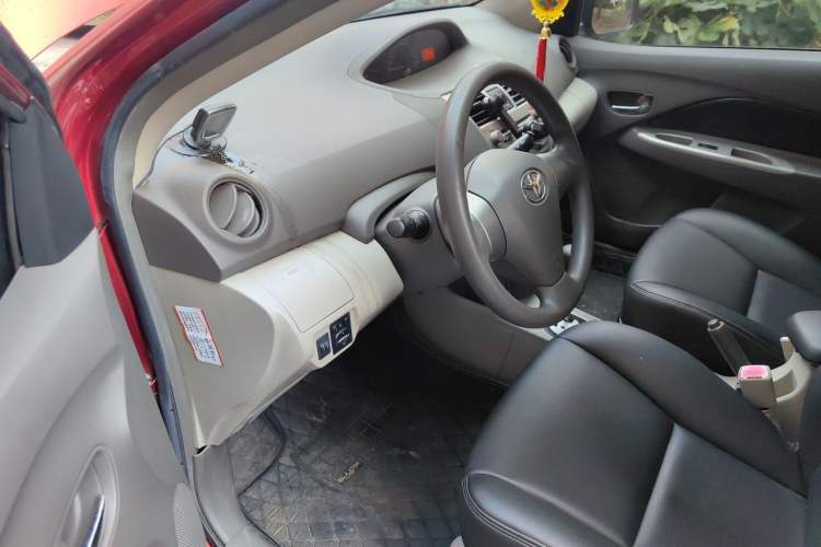 Used Toyota Vios 2011 1.6L GL-i Sunroof Version AT Driver Seat