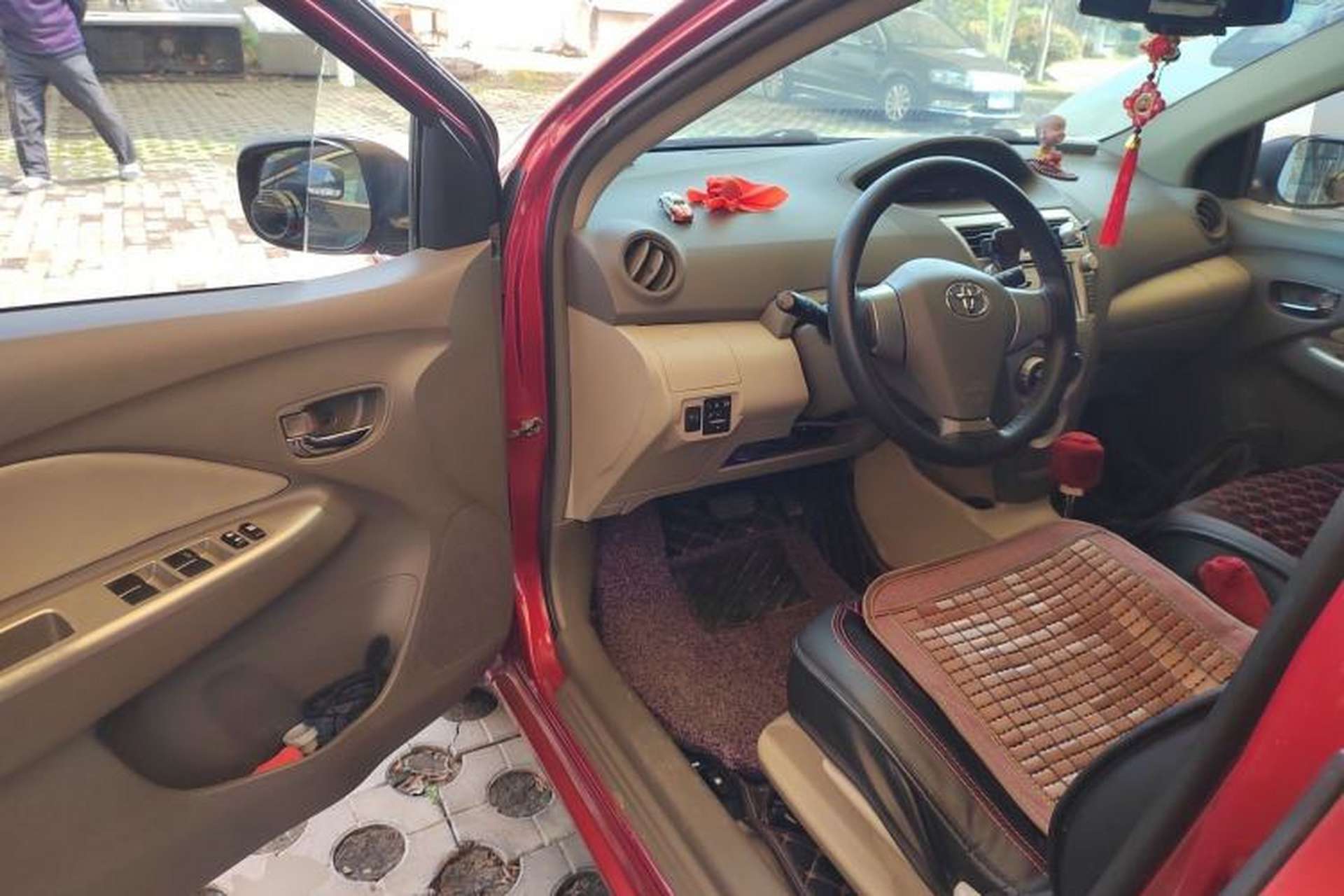 Used Toyota Vios 2011 1.6L GL-i Sunroof Version AT Driver Seat