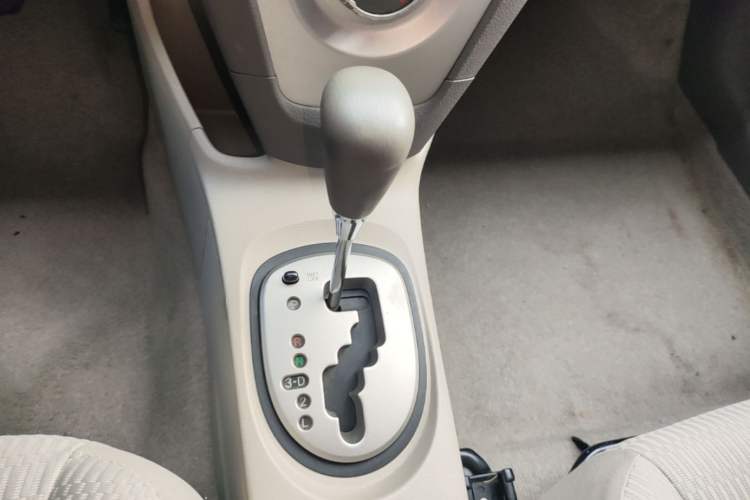 Used Toyota Vios 2011 1.6L GL-i Sunroof Version AT Gear Lever