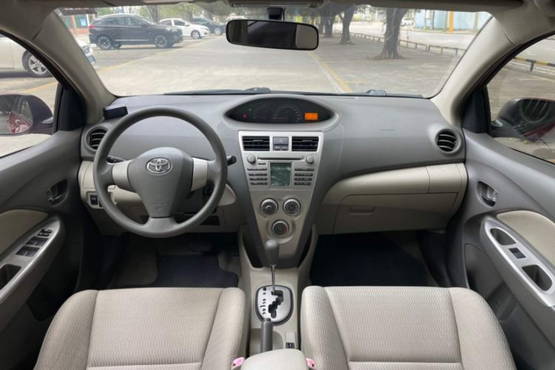 Used Toyota Vios 2011 1.6L GL-i Sunroof Version AT Interior 2