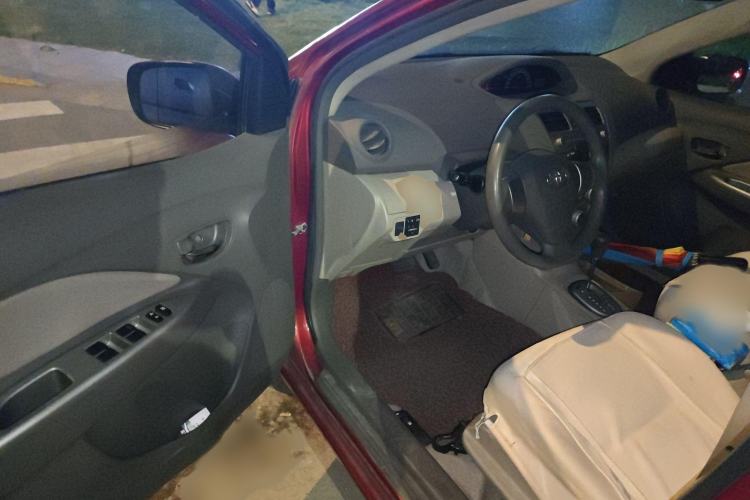Used Toyota Vios 2011 1.6L GL-i Sunroof Version AT Interior 3