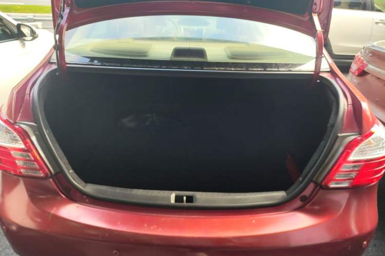 Used Toyota Vios 2011 1.6L GL-i Sunroof Version AT Trunk