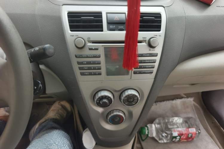 Used Toyota Vios 2011 1.6L GL-i Sunroof Edition MT Audio And AC Panel