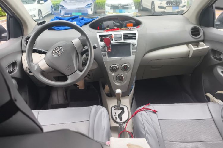Used Toyota Vios 2011 1.6L GL-i Sunroof Version AT Center Console