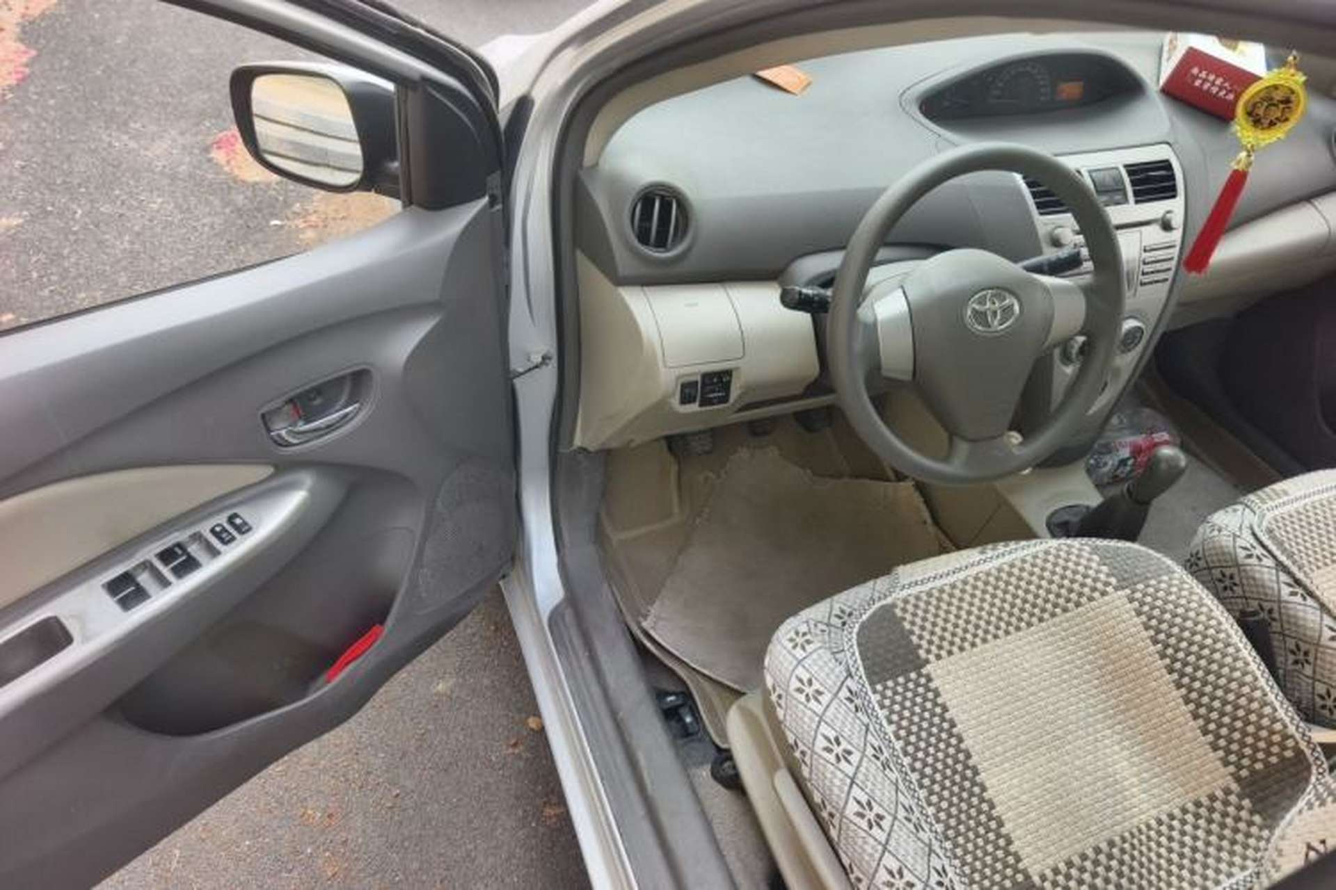 Used Toyota Vios 2011 1.6L GL-i Sunroof Edition MT Driver Seat