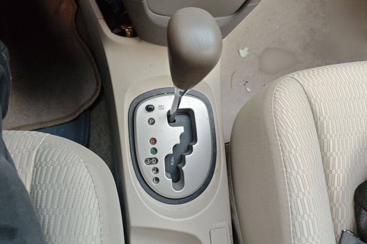 Used Toyota Vios 2011 1.6L GL-i Sunroof Version AT Gear Lever