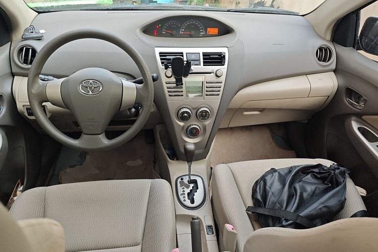 Used Toyota Vios 2011 1.6L GL-i Sunroof Version AT Interior 2
