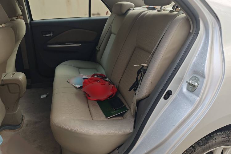 Used Toyota Vios 2011 1.6L GL-i Sunroof Version AT Interior 4