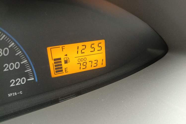 Used Toyota Vios 2011 1.6L GL-i Sunroof Version AT Odometer Close Up