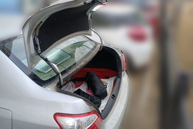 Used Toyota Vios 2011 1.6L GL-i Sunroof Version AT Trunk
