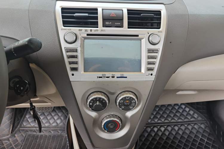 Used Toyota Vios 2011 1.6L GL-i Sunroof Version AT Audio And AC Panel