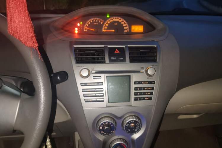 Used Toyota Vios 2011 1.6L GL-i Sunroof Version AT Audio And AC Panel