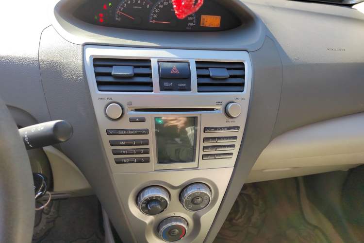 Used Toyota Vios 2011 1.6L GL-i Sunroof Version AT Audio And AC Panel