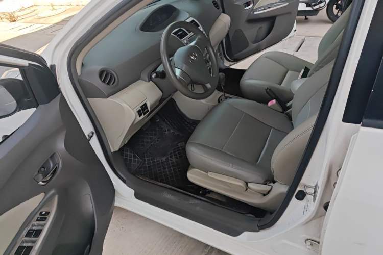 Used Toyota Vios 2011 1.6L GL-i Sunroof Version AT Driver Seat