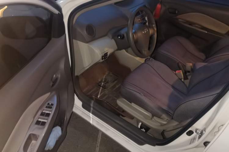 Used Toyota Vios 2011 1.6L GL-i Sunroof Version AT Driver Seat
