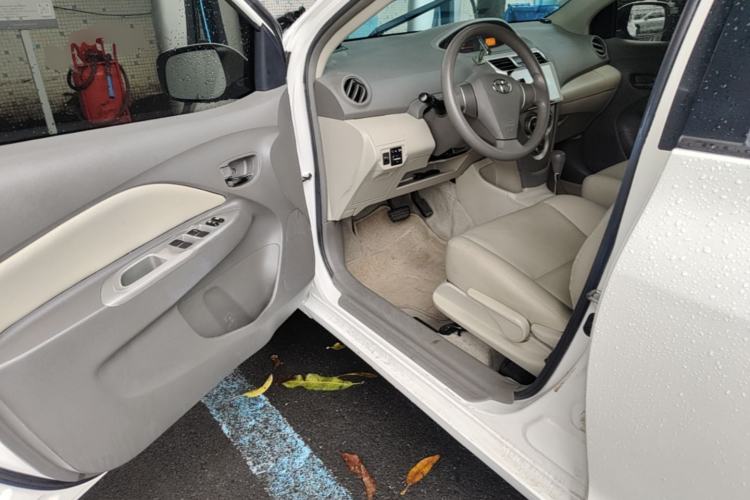 Used Toyota Vios 2011 1.6L GL-i Sunroof Version AT Driver Seat