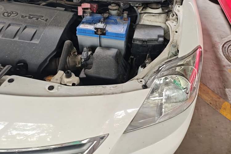 Used Toyota Vios 2011 1.6L GL-i Sunroof Version AT Engine Bay Left