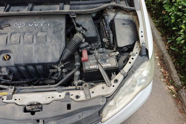 Used Toyota Vios  Engine Bay Left