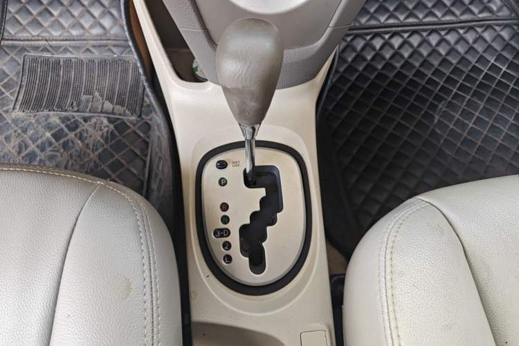Used Toyota Vios 2011 1.6L GL-i Sunroof Version AT Gear Lever