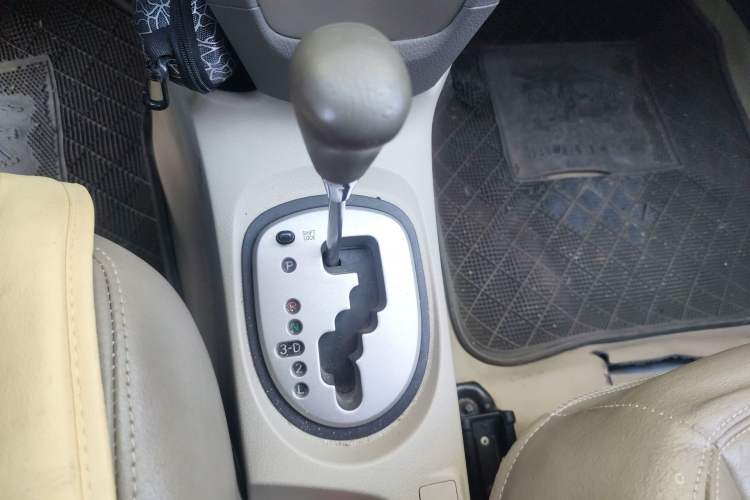 Used Toyota Vios 2011 1.6L GL-i Sunroof Version AT Gear Lever