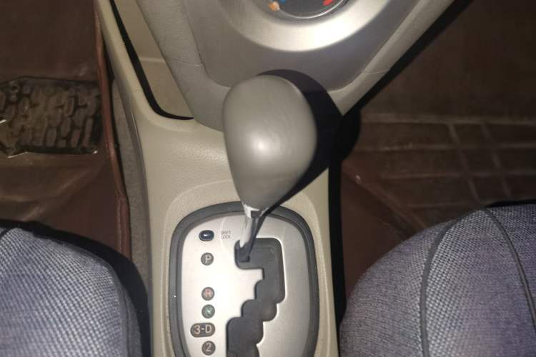 Used Toyota Vios 2011 1.6L GL-i Sunroof Version AT Gear Lever