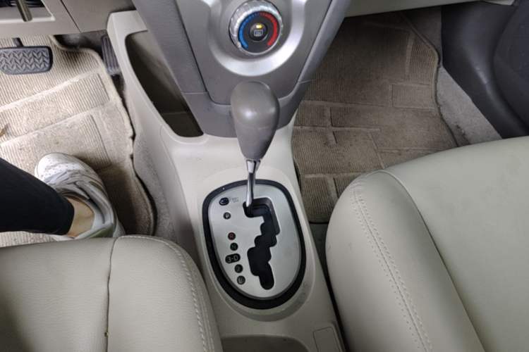Used Toyota Vios 2011 1.6L GL-i Sunroof Version AT Gear Lever
