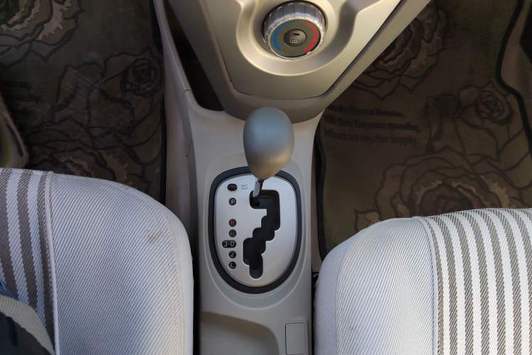 Used Toyota Vios 2011 1.6L GL-i Sunroof Version AT Gear Lever