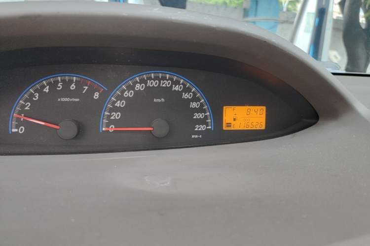 Used Toyota Vios 2011 1.6L GL-i Sunroof Version AT Odometer Close Up