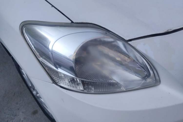 Used Toyota Vios 2011 1.6L GL-i Sunroof Version AT Right Front Headlight