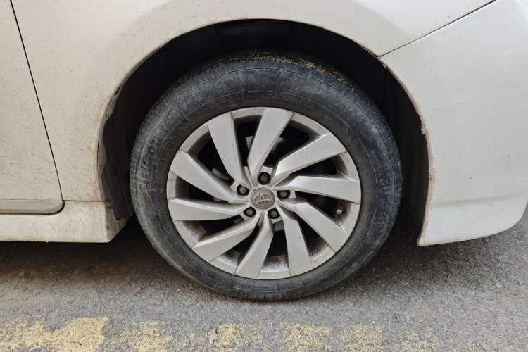 Used Toyota Vios  Right Front Wheel Hub