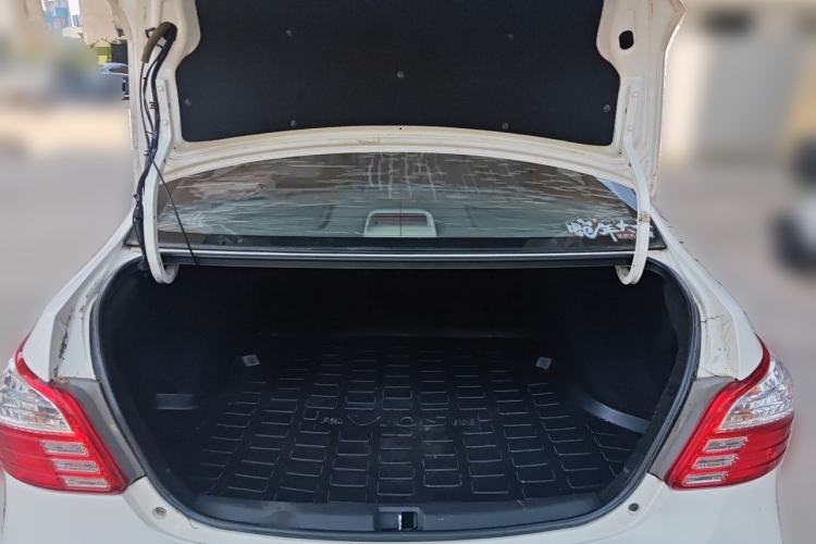 Used Toyota Vios 2011 1.6L GL-i Sunroof Version AT Trunk