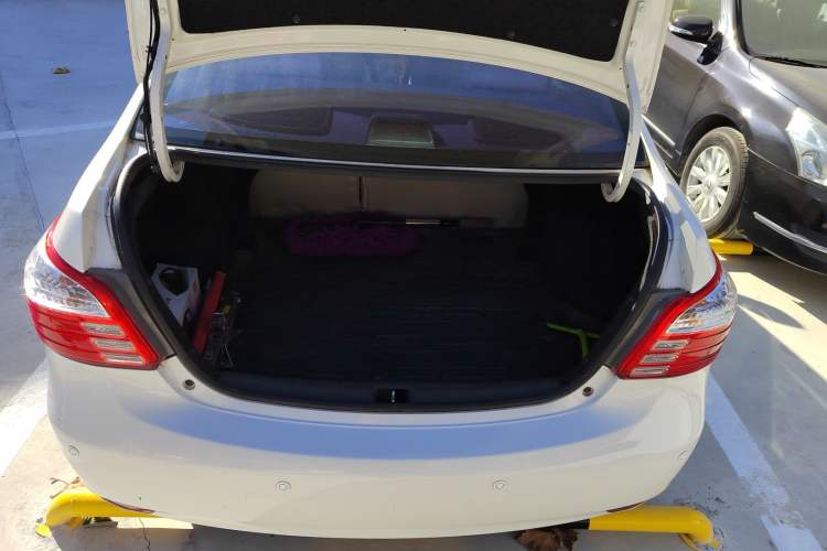 Used Toyota Vios 2011 1.6L GL-i Sunroof Version AT Trunk