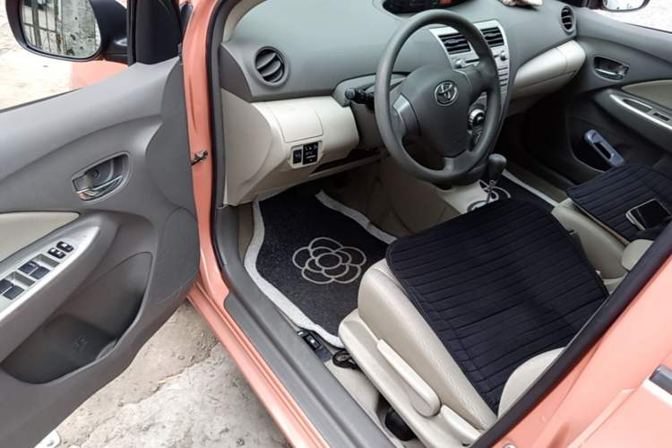 Used Toyota Vios 2013 Special Edition 1.6L GL-i Model with Sunroof Automatic Transmission Driver Seat