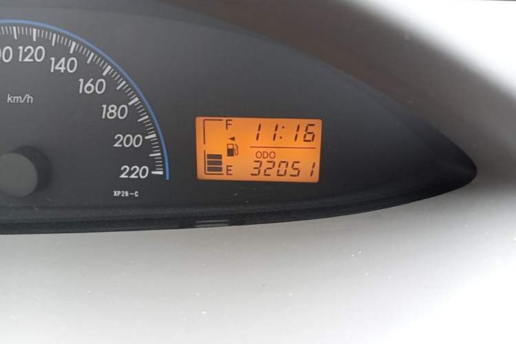Used Toyota Vios 2013 Special Edition 1.6L GL-i Model with Sunroof Automatic Transmission Odometer Close Up