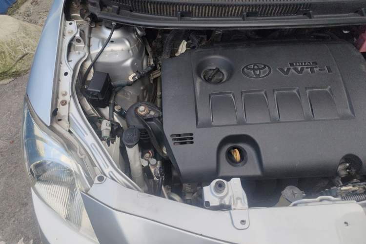 Used Toyota Vios 2013 Special Edition 1.6L GL-i Model with Sunroof Manual Transmission Engine Bay Right