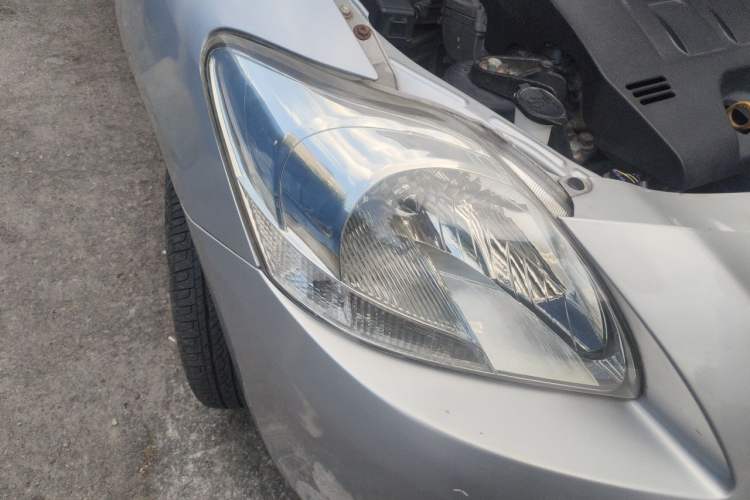 Used Toyota Vios 2013 Special Edition 1.6L GL-i Model with Sunroof Manual Transmission Right Front Headlight