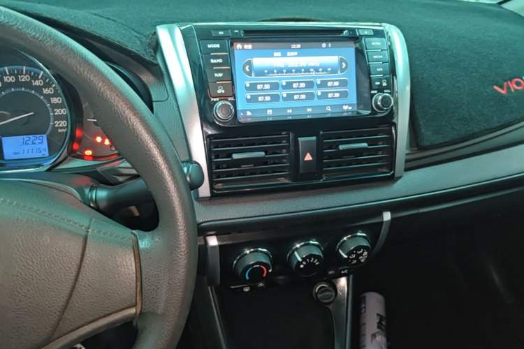 Used Toyota Vios 2014 1.5L Manual ZhiZhen Edition Audio And AC Panel
