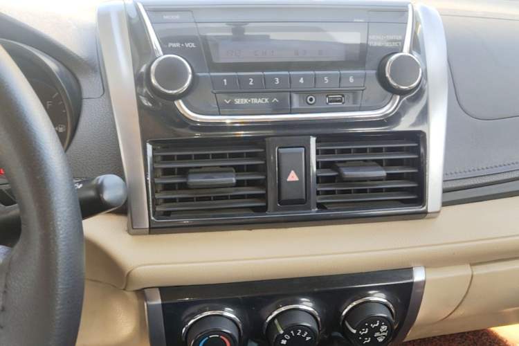 Used Toyota Vios 2014 1.5L Manual ZhiZhen Edition Audio And AC Panel