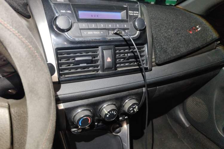 Used Toyota Vios 2014 1.3L Automatic Standard Edition Audio And AC Panel