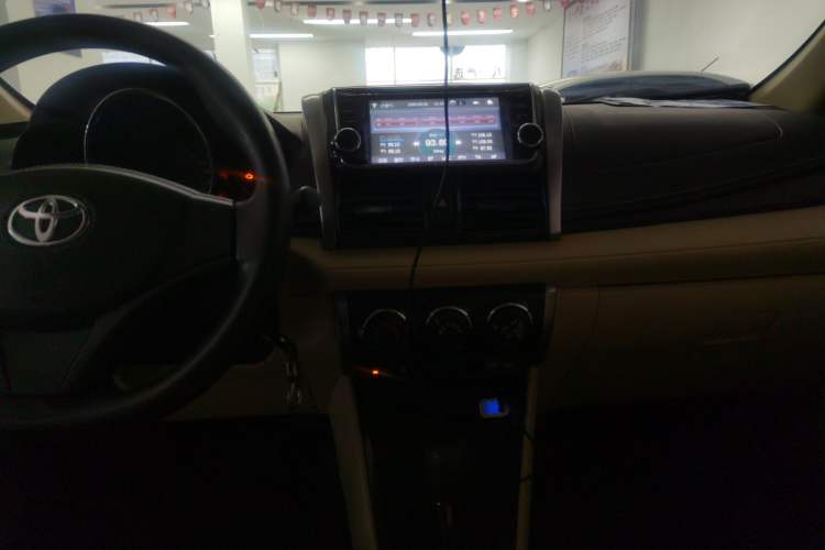 Used Toyota Vios 2014 1.5L Automatic ZhiZhen Edition Audio And AC Panel