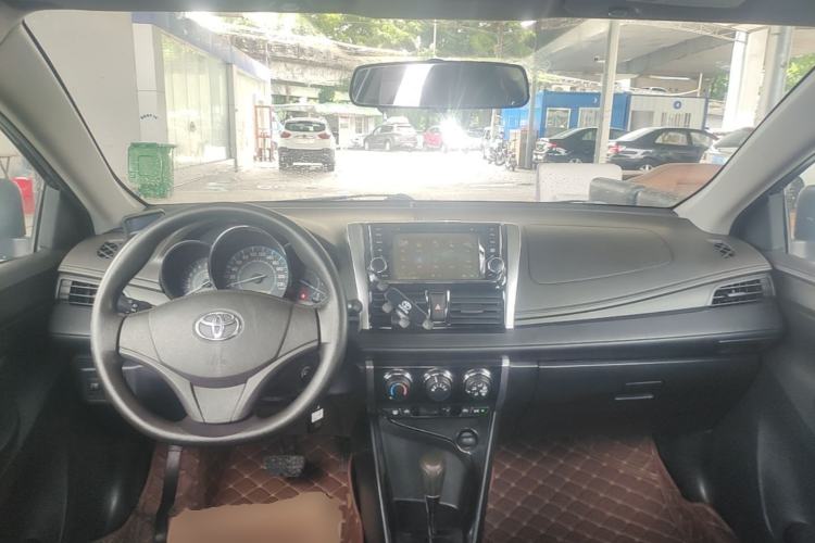 Used Toyota Vios 2014 1.5L Automatic ZhiZhen Edition Center Console