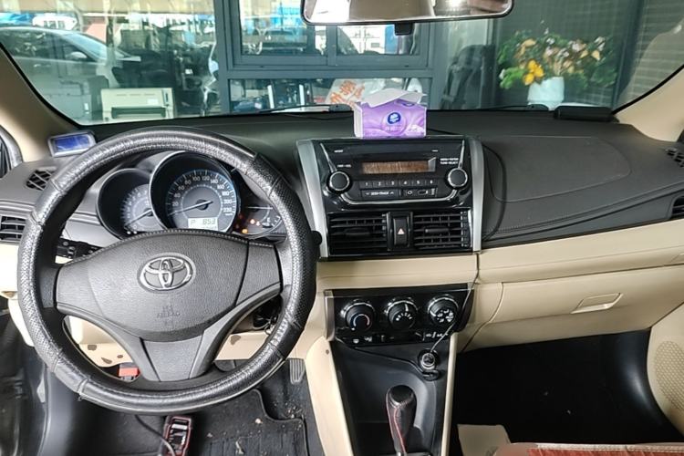 Used Toyota Vios 2014 1.5L Automatic ZhiZhen Edition Center Console