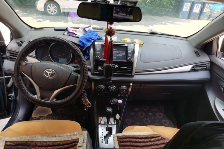 Used Toyota Vios 2014 1.3L Automatic ZhiShang Edition Center Console