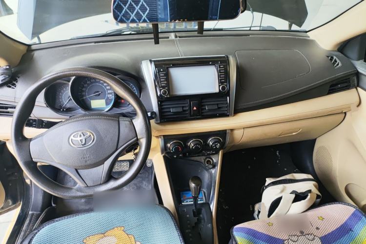 Used Toyota Vios 2014 1.3L Automatic Standard Edition Center Console