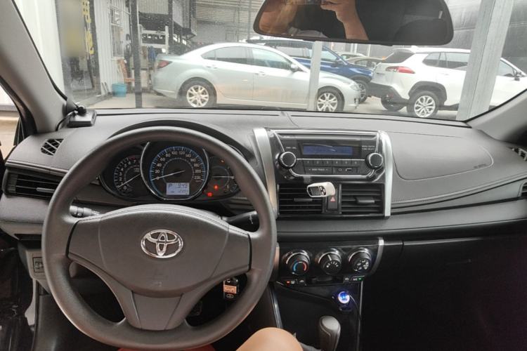 Used Toyota Vios 2014 1.5L Automatic ZhiZhen Edition Center Console