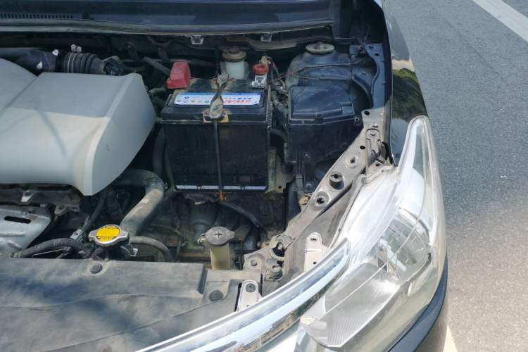 Used Toyota Vios 2014 1.5L Manual ZhiShang Edition Engine Bay Left