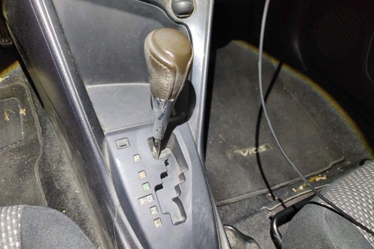 Used Toyota Vios 2014 1.3L Automatic Standard Edition Gear Lever