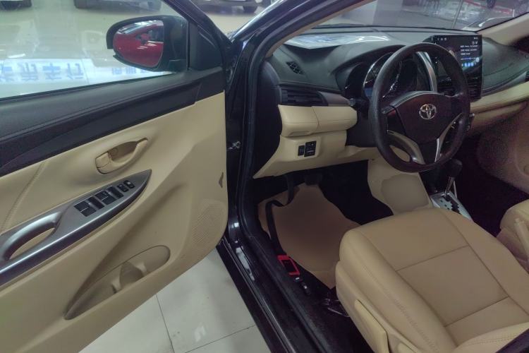 Used Toyota Vios 2014 1.5L Automatic ZhiShang Edition Interior 3