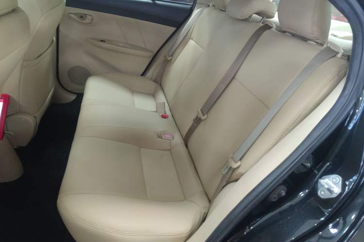 Used Toyota Vios 2014 1.5L Automatic ZhiShang Edition Interior 4